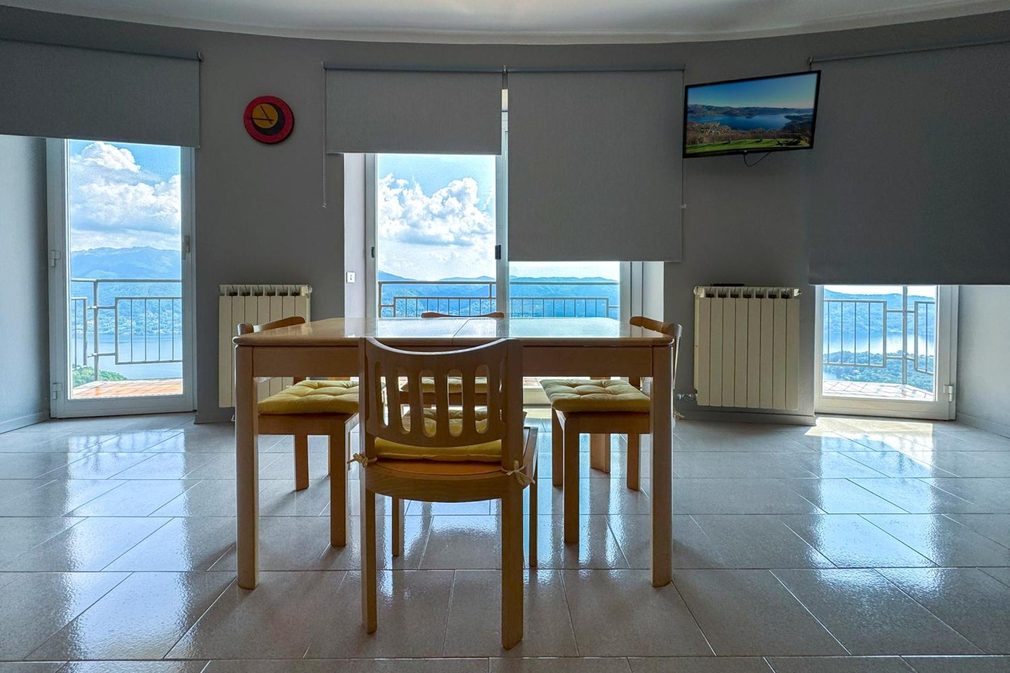 Appartamento Alberti Con Vista Lago Madonna Del Sasso Esterno foto