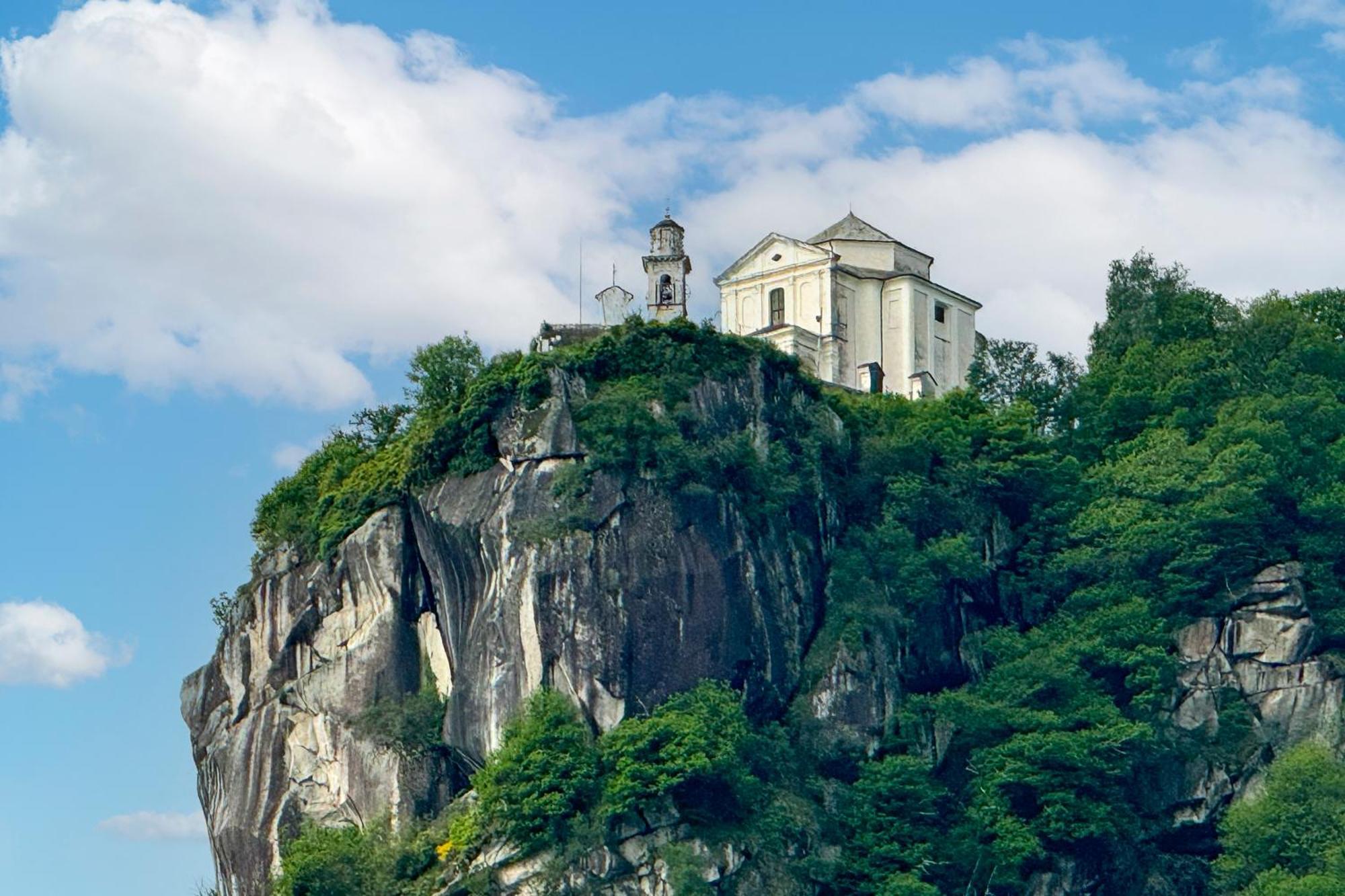Appartamento Alberti Con Vista Lago Madonna Del Sasso Esterno foto