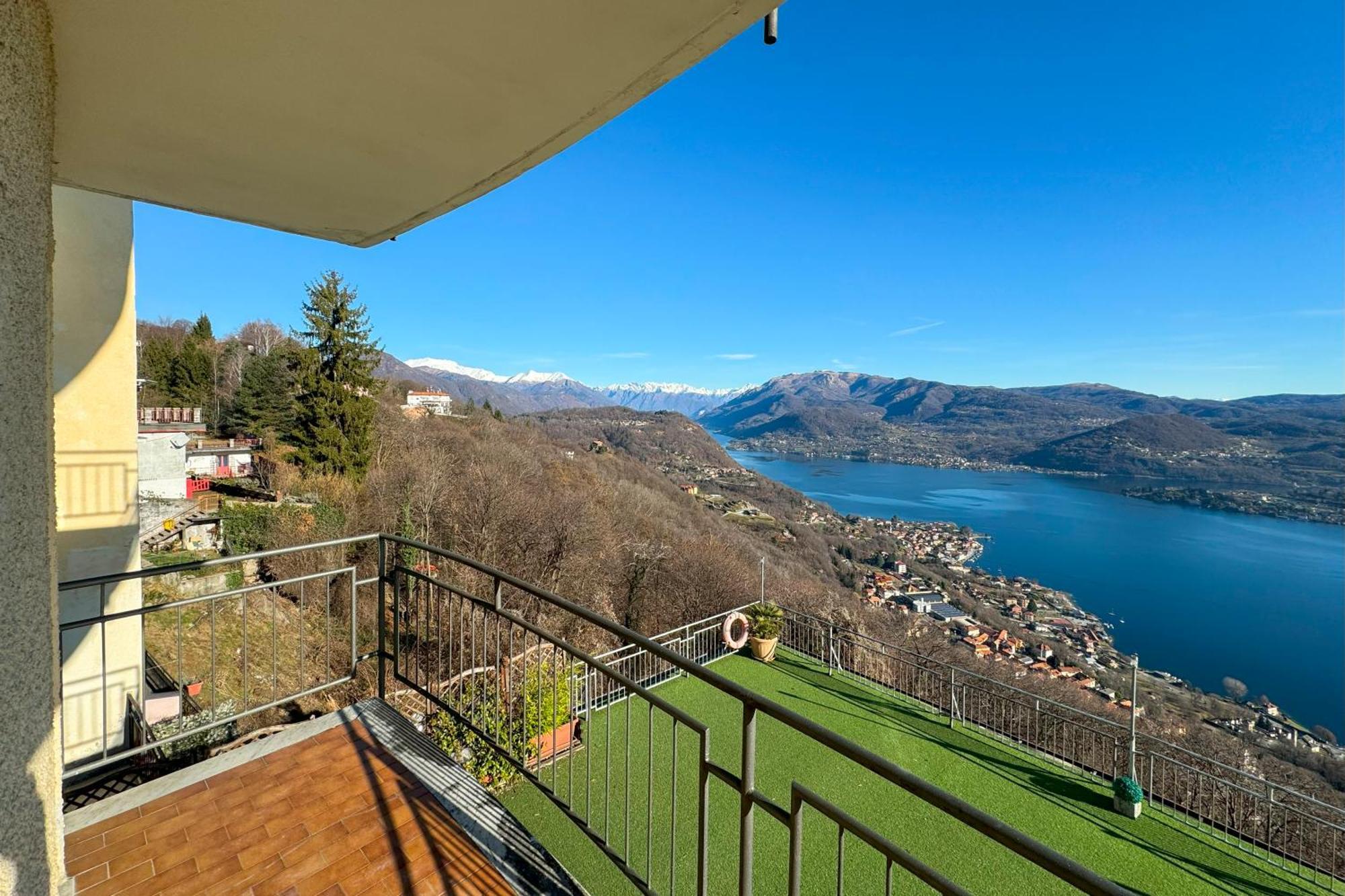 Appartamento Alberti Con Vista Lago Madonna Del Sasso Esterno foto