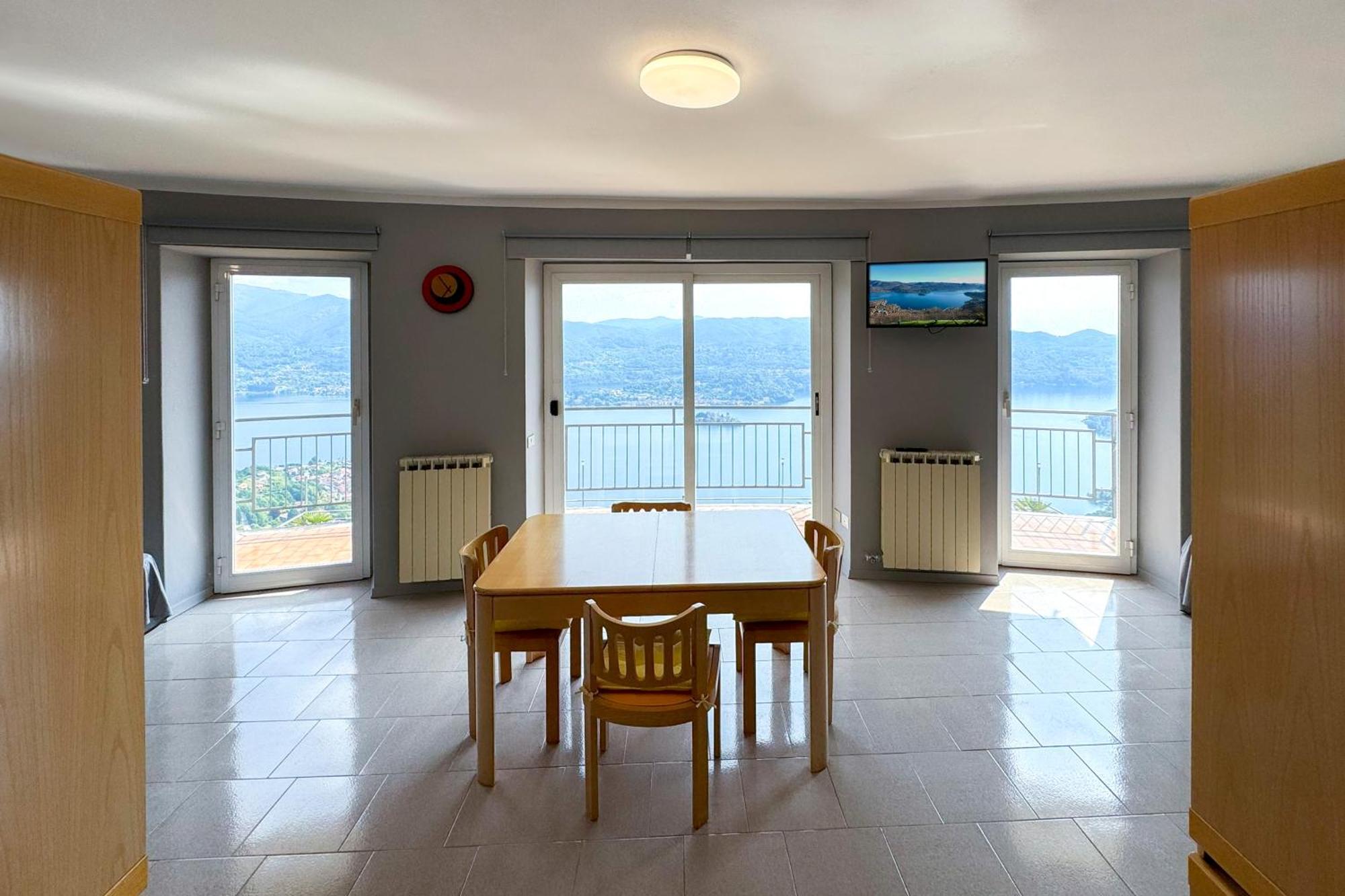 Appartamento Alberti Con Vista Lago Madonna Del Sasso Esterno foto